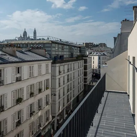 Daire With View Of Montmartre *